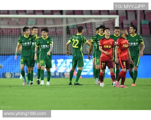 西安篮球队在联赛中的团队协作展现出色表现与战术配合分析