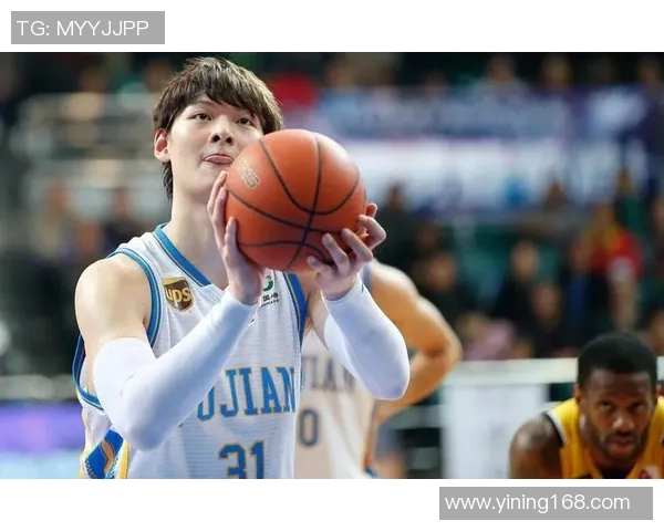 重庆羽毛球队在全国锦标赛中以81分稳居积分榜首位展现强劲实力 重庆羽毛球队在全国锦标赛中以81分稳居积分榜首位展现强劲实力