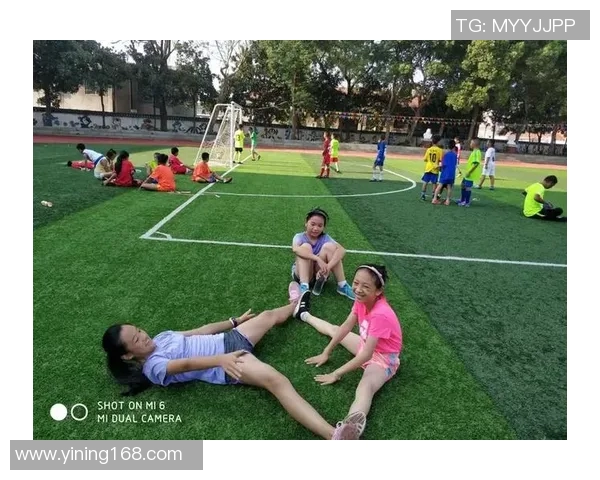 黄娜的足球人生:从绿茵场到人生舞台的深度对话与思考 黄娜的足球人生:从绿茵场到人生舞台的深度对话与思考